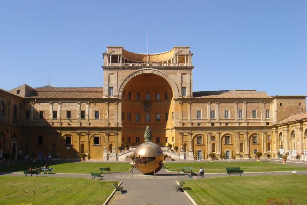 Cortile della Pigna Musei Vaticani