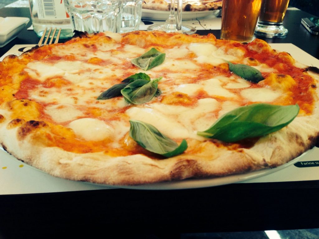 Emma Pizzeria con cucina