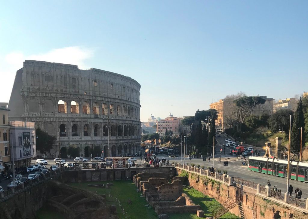 Il colosseo da palazzo Manfredi