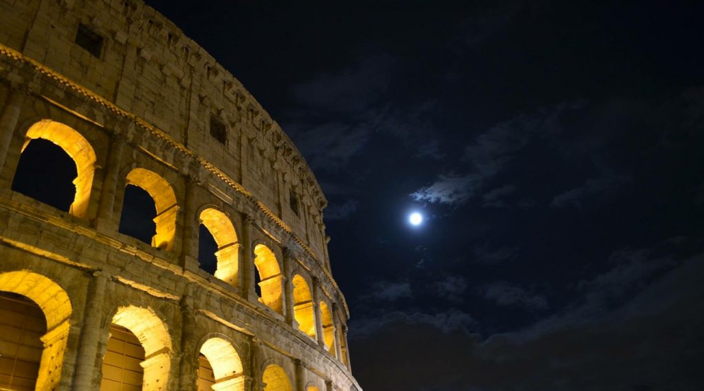 Roma di Notte il Colosseo