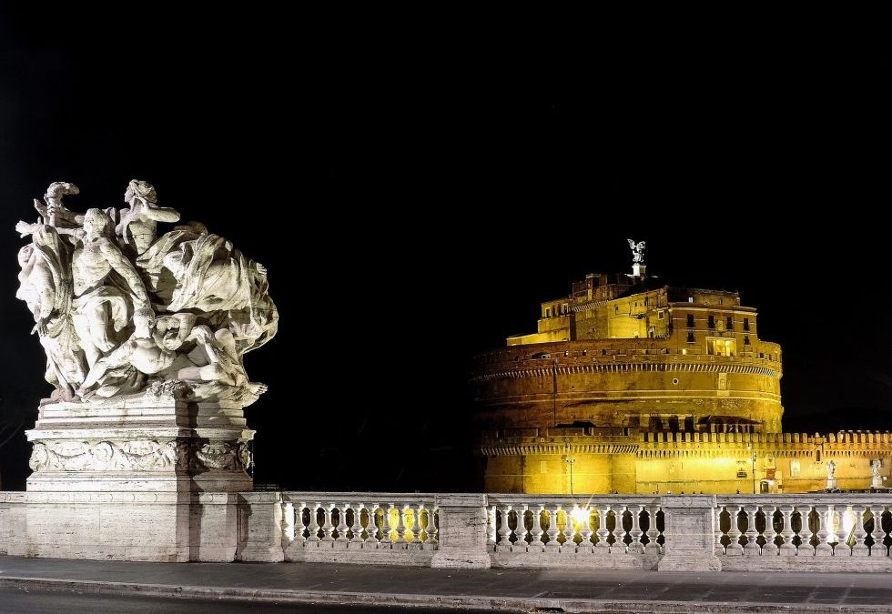 Visit Rome in the evening, discover the best of Rome by night!